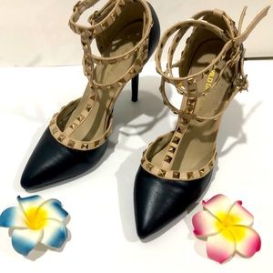 Woman shoes heels black and cream